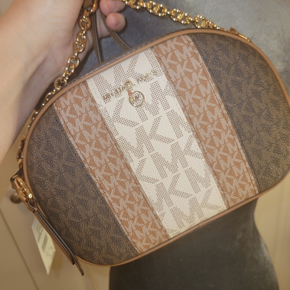 NWT Michael Kors Monogram Carmera Crossbody Bag - Picture 2 of 12